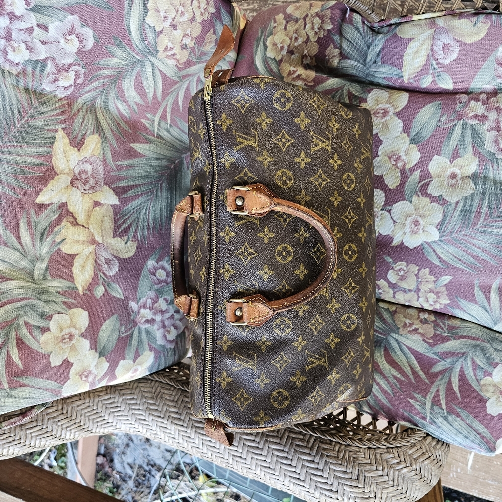 Lv bag - Picture 9 of 16